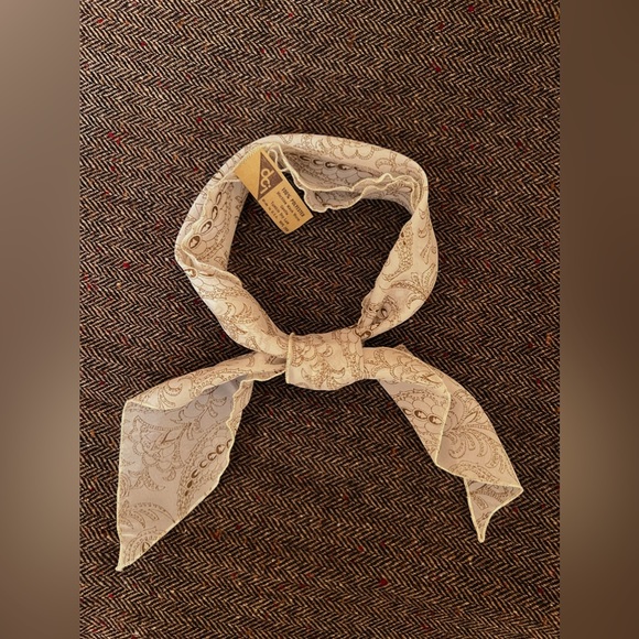 USA Vintage Short Scarf 60s 70s PCI Brand Polyester 5.5 x 35 inches - Picture 1 of 7